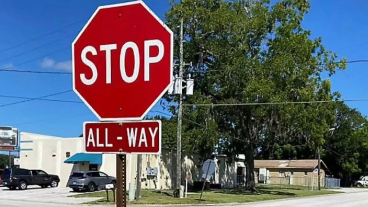 遇到“stop”sign一定要stop