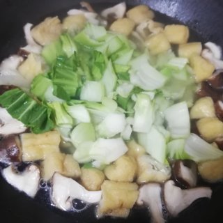 宅家烹饪日记👩🏻‍🍳香菇青菜汤...