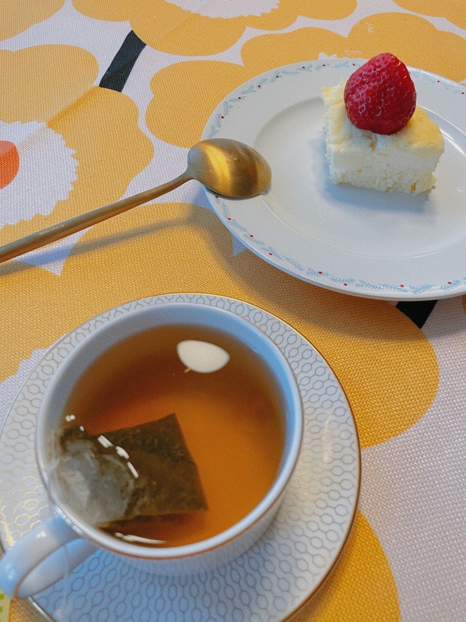 家居下午茶-LeTAO芝士蛋糕+福冈草莓...