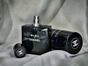 有没有喜欢男香的妹子？最爱Chanel BLEU香水和止汗膏