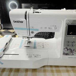 Brother SE600 | Sewing & Embroidery Machine