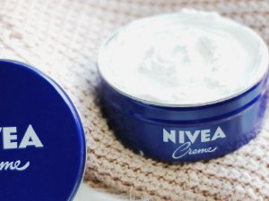 Nivea 蓝罐:经典厚实滋润全身都能用