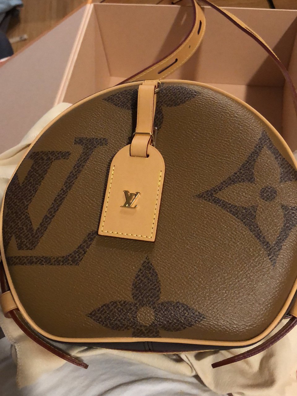 Louis Vuitton 路易·威登,圆饼包