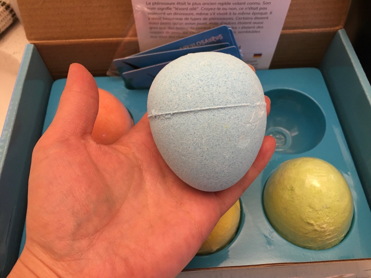 Amazon 亚马逊,Bath Bombs for Kids - Kids Bath Bomb with Surprise Inside - Dinosaur Toys Gift for Boys and Girls Ages 3 4 5 6 7 & 8 Years Old Easter Toy Kid Gifts - Fun Educational Bath Toys. Dino Egg Fizzy Set : Beauty