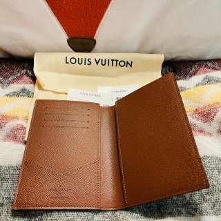 Louis Vuitton Passpo...