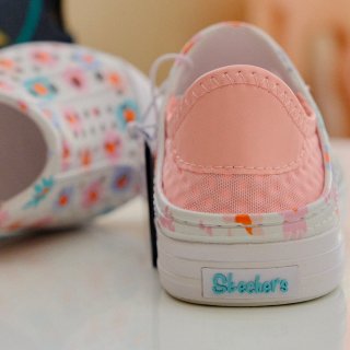 Skechers儿童洞洞鞋 | 配色一般...