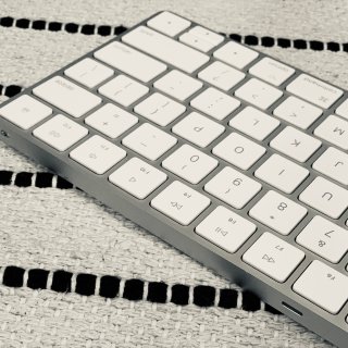 Apple Magic Keyboard...