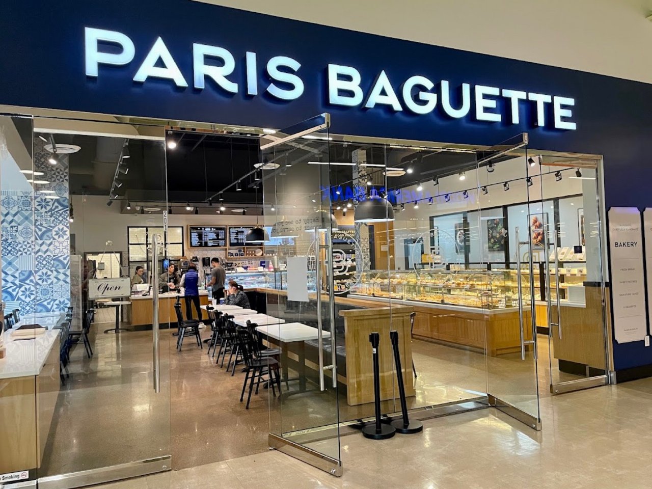 Paris Baguette麵包店...