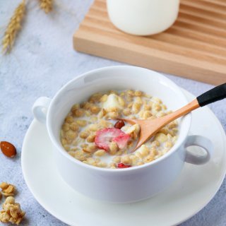 欧扎克果粒酸奶Cereal｜好吃，但也有...