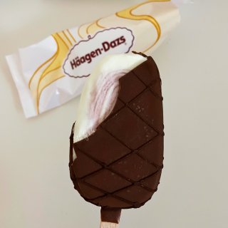 哈根達斯｜白巧克力覆盆子脆片冰淇淋 · ...