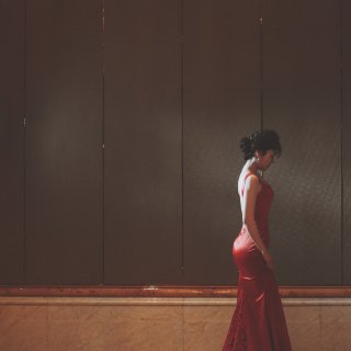 【婚礼 | 礼服】简约而不简单的红色礼服...
