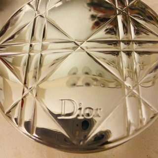 Dior 散粉 闪闪惹人爱...