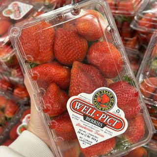 终于买到好吃的草莓了🍓🍓...