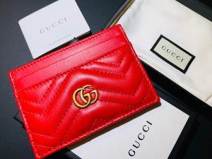 情人節送女朋友首選｜Gucci 經典雙G Logo小卡包