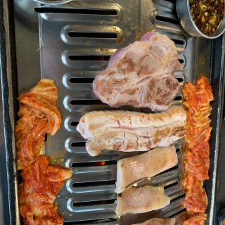 【NJ】烤肉天花板中板‼️怦然心动泡菜五...
