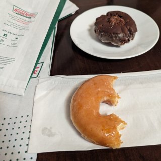 Krispy Kreme甜甜圈🍩...