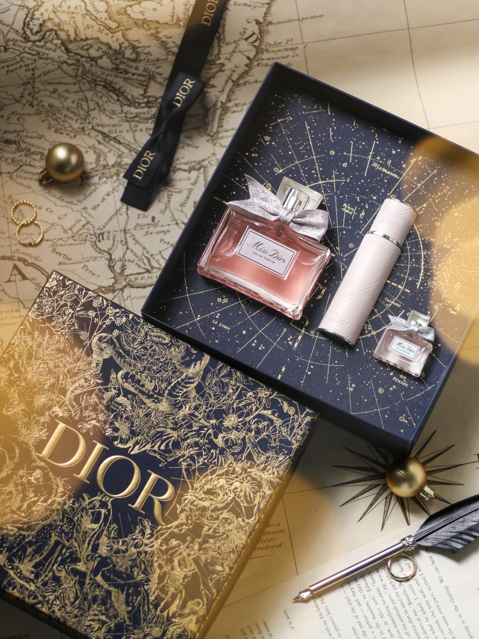 2022限量款Miss Dior圣诞礼盒...