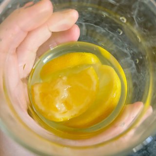 简单又好喝的蜂蜜🍯柠檬🍋水～...