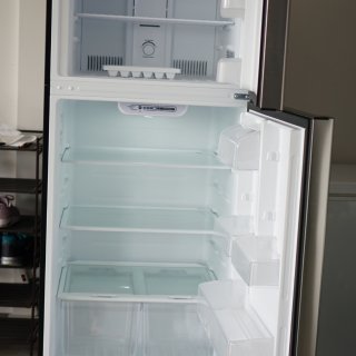 增加空间来分散冰箱的囤货（家用电器）...