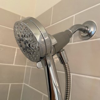 Moen磁力淋浴头🚿3-4...