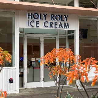 探店｜可以炒着吃的美味冰淇淋卷HolyR...