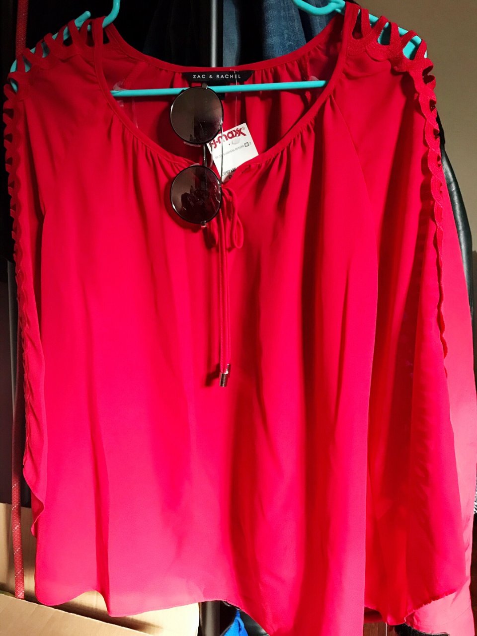 新年穿新衣,开年大红色,Prada 墨镜,12美元