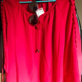 新年穿新衣,开年大红色,Prada 墨镜,12美元