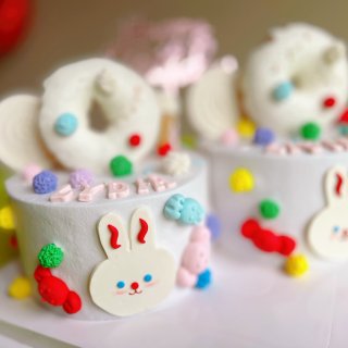 4周岁可爱的兔子蛋糕  亚特兰大 A.M...