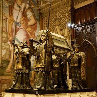 塞维利亚漫步，在世界第三大教堂发现哥伦布...