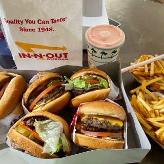 加州特产In N Out