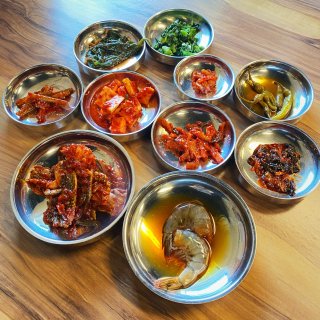 探店｜Coredam韩式餐厅：生腌小菜赢...