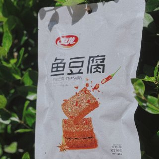 热销小零食测评：卫龙鱼豆腐...