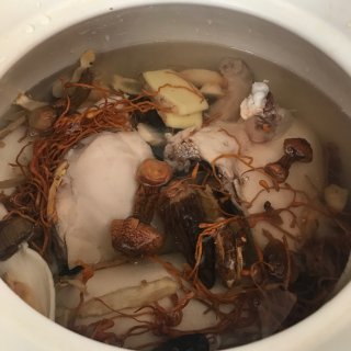 超鮮的菌菇雞湯...