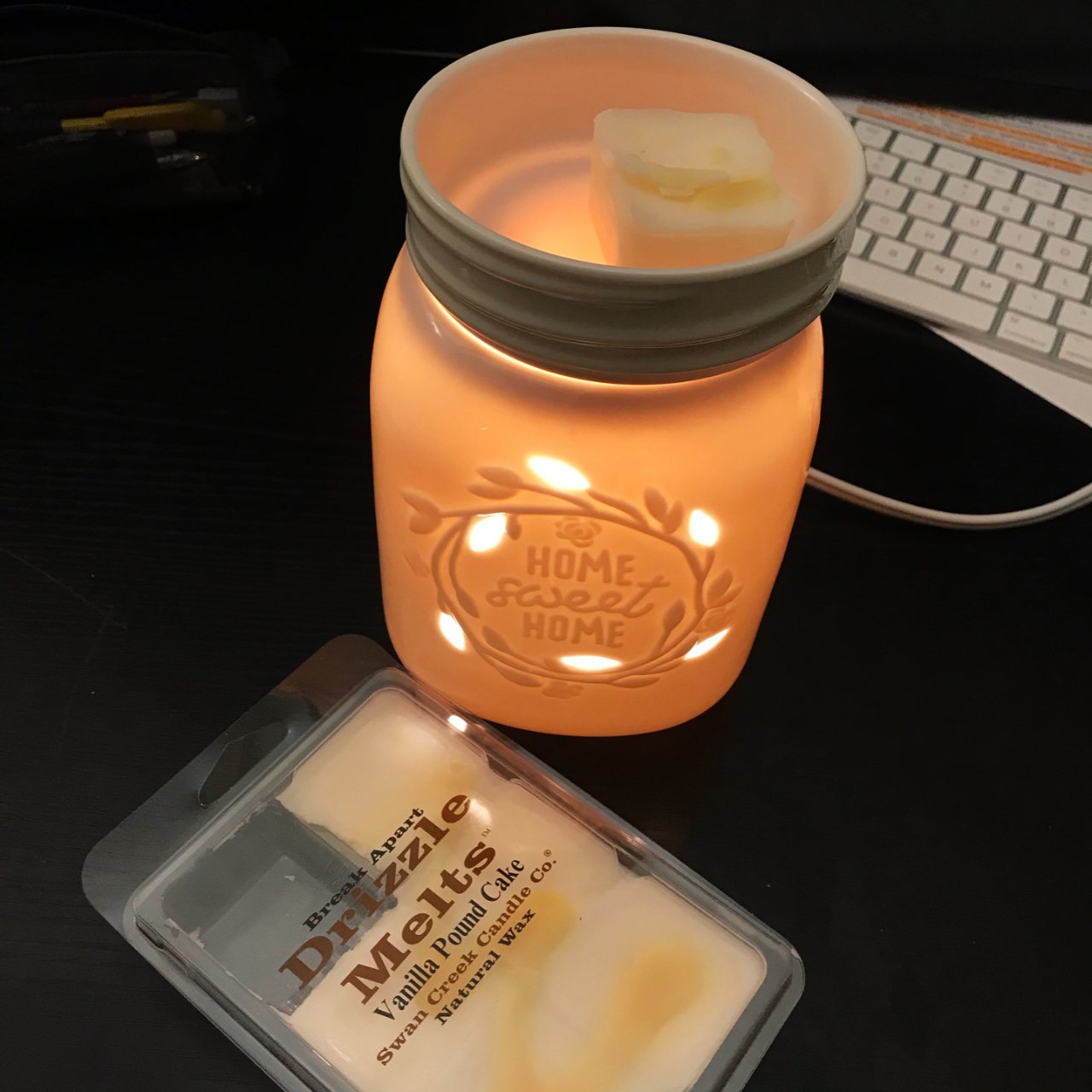 Candle Warmers Etc. Mason Jar Illumination Fragrance Warmer (1): Home & Kitchen,1 X Swan Creek Drizzle Melts- Vanilla Pound Cake: Home & Kitchen
