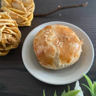中秋｜今年第一顆月餅是芋頭麻糬口味🥮...