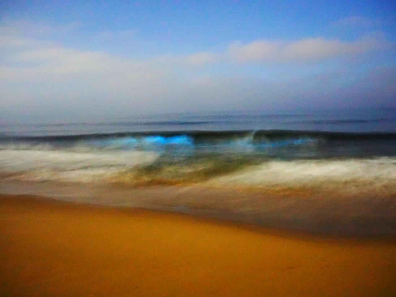 加州荧光海滩
