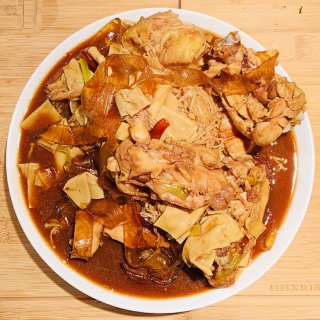 感恩节大餐 | 红烧鸡腿🍗配豆腐皮金针菇...