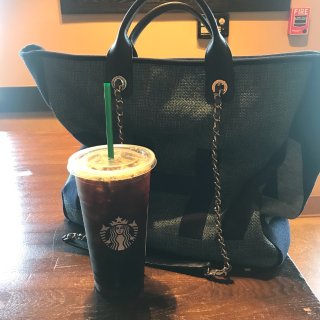 Starbucks 星巴克,Chanel 香奈儿