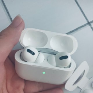 Apple airpods,Apple Airpods 2