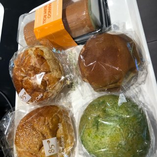 新年第一买85度面包...