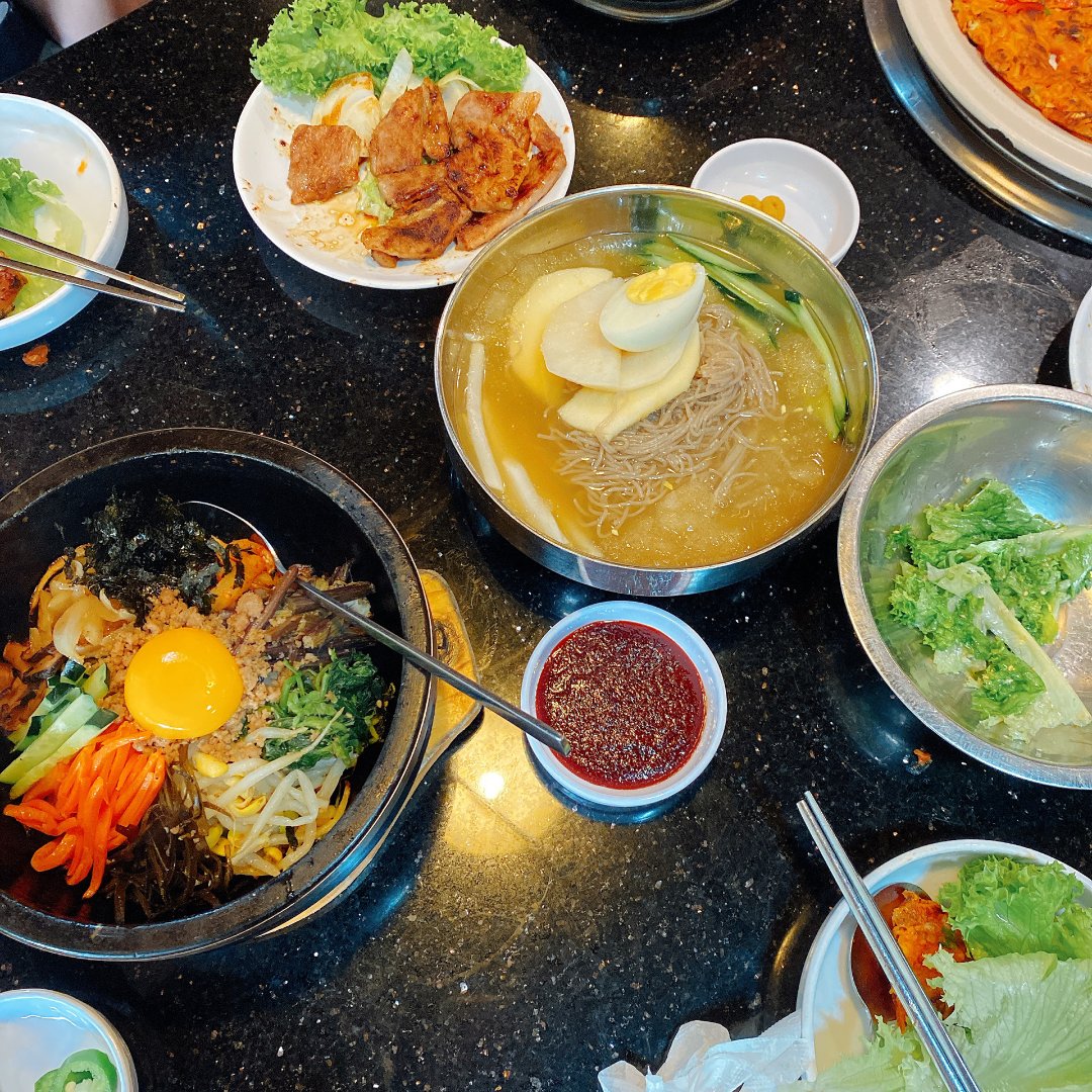 小菜比正餐多的韩式料理...