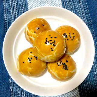自制麻薯蛋黄酥🥰🥰...