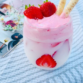 🍓 whipped strawberry...
