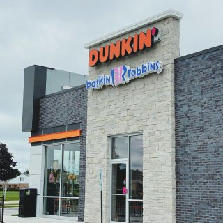 今日份的快乐是Dunkin’ Donut...