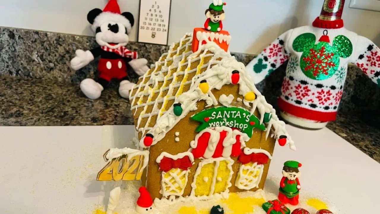 Elf’s gingerbread house and wineland
