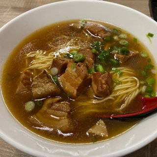 Yum noodles 杨裕兴...