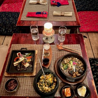 纽约探店｜坐在地上吃饭的超美味韩式料理🤩...