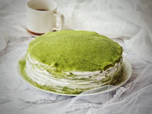 自制抹茶千层蛋糕，就算是秋天了，还是爱那一抹小清新绿