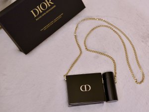 Dior限定口红包是真的美，而我是真的被自己蠢哭