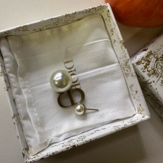 Dior 珍珠耳钉